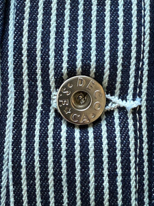 Sizes L-2X come with Silver Buttons